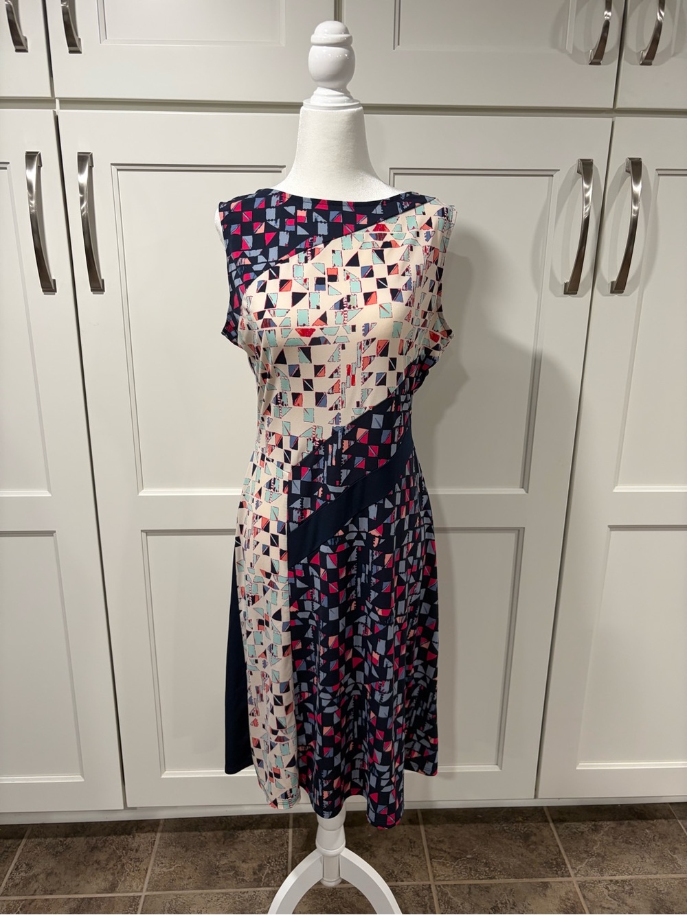 BCBGMaxAzria Sleeveless Geometric Print Dress in Navy and White